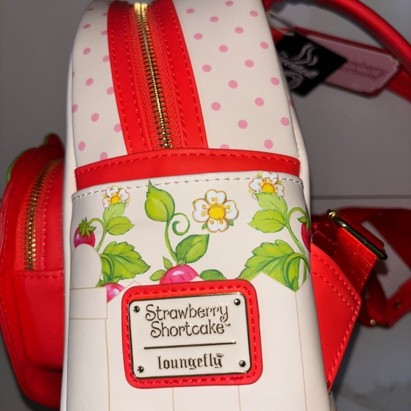 Loungefly Strawberry Shortcake backpack - Picture 4 of 5